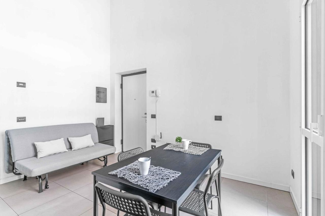 Cos54 - Exclusive Apartment With Garden In Милан Экстерьер фото